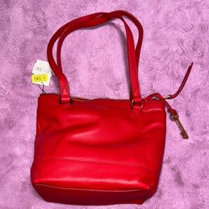 Fossil Red Shoulder Bag with Classic Design